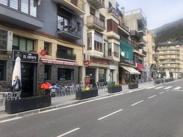 Un Lindo Piso Acogedor Para Desconectar En Sort Kültér fotó